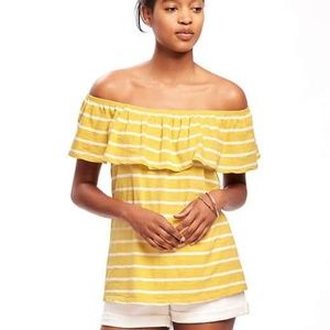 NWT Off The Shoulder Ruffle Top